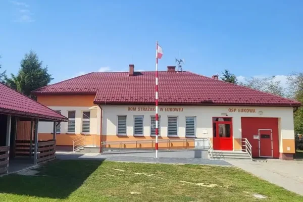 OSP Łukowa oddała hołd strażakom z Niska, którzy zginęli podczas akcji gaśniczej