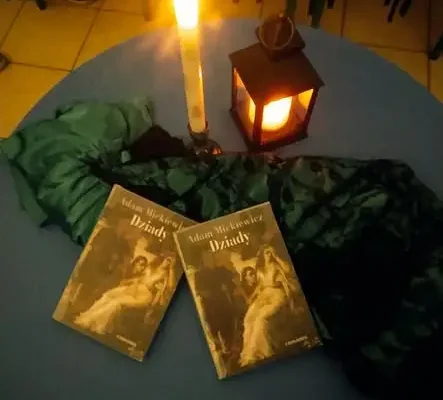 Narodowe Czytanie w szkole: uczniowie klasy 7b interpretowali „Dziady cz. II”