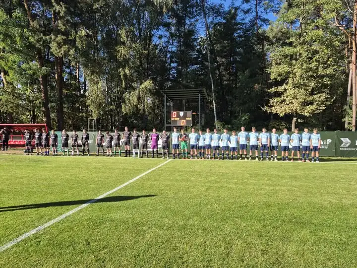 Kontrowersje w meczu juniorów: trener gospodarzy sędziował i podyktował karny w 96. minucie