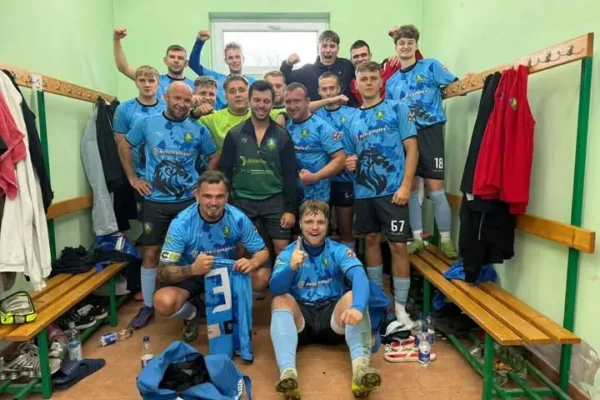 KS Wisła Józefów wygrywa 3:1 i zostaje samodzielnym liderem tabeli