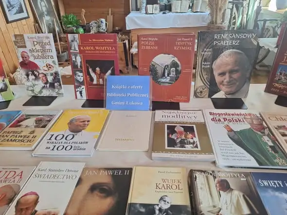 Dzień Papieski w bibliotece – książki o św. Janie Pawle II czekają