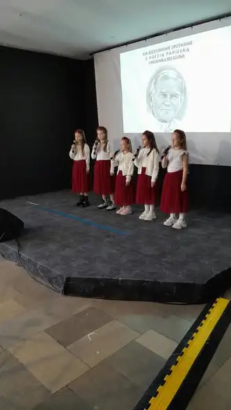 Uczniowie z Aleksandrowa triumfują na XIX Józefowskim Spotkaniu z Piosenką Religijną