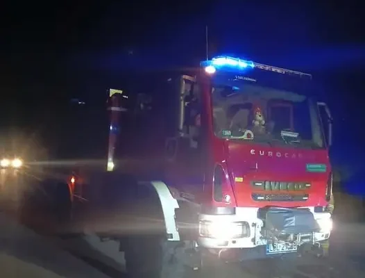 Pożar sadzy w kominie w Lipowcu – interwencja strażaków