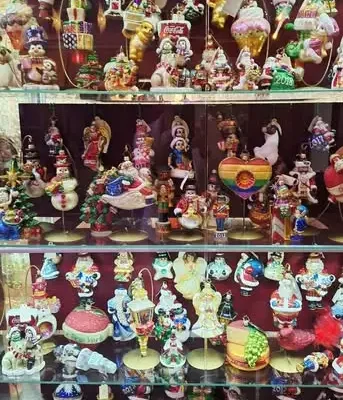 Uczniowie z Turobina odkrywali tajniki produkcji bombek choinkowych