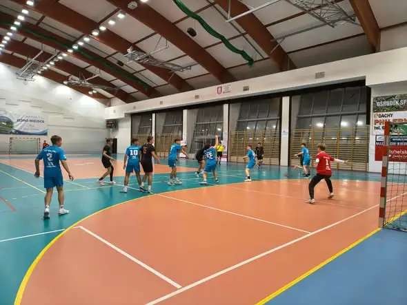 Juniorzy Młodsi wygrywają z Azoty Puławy po dramatycznej serii rzutów karnych